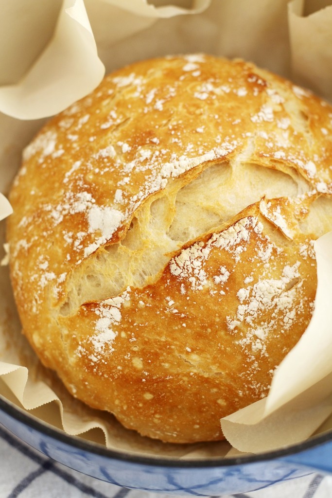 Crusty No Knead Bread In a Dutch Oven