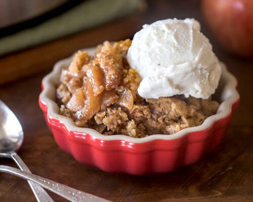 Oatmeal Apple Cobbler Cooked In Your Crockpot