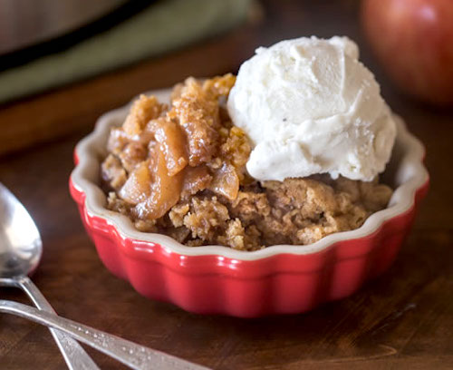 Oatmeal Apple Cobbler Cooked In Your Crockpot