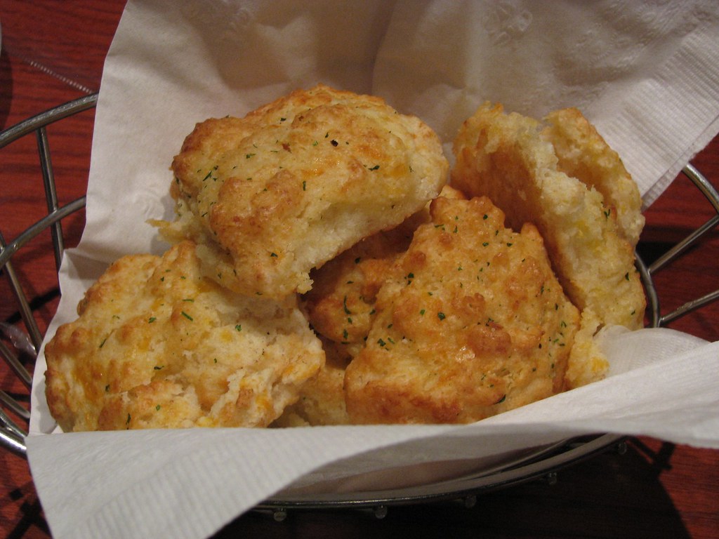 Red Lobster Cheddar Biscuits