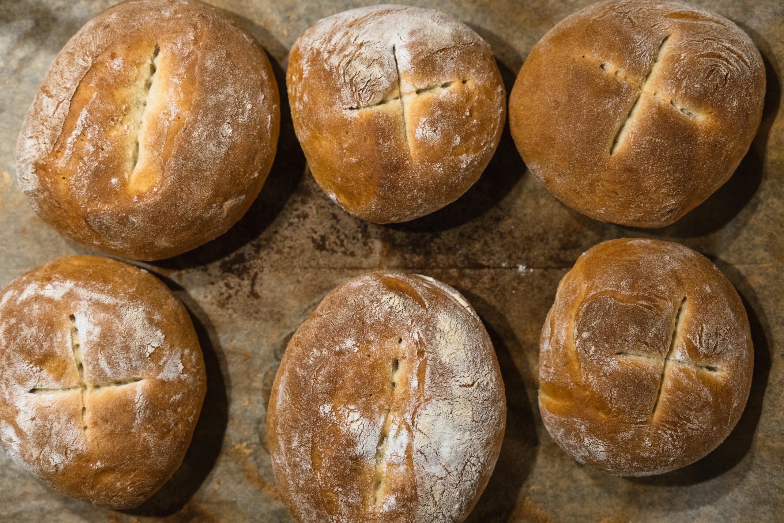 How to Make Bread Bowls From Scratch