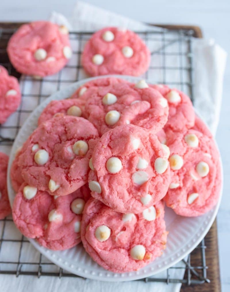 Scumptious Strawberry Milkshake Cookies