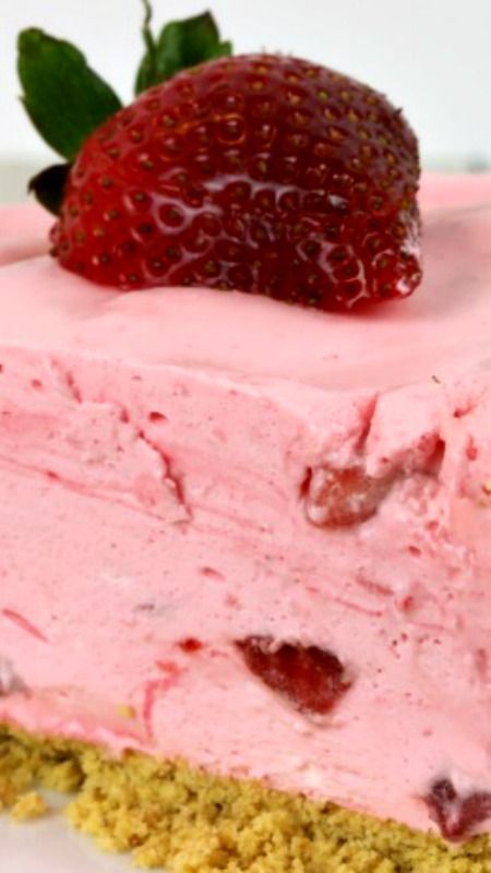 Easy No Bake Strawberry Cream Pie