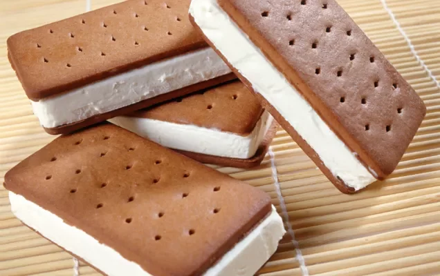 Old-Fashioned Ice Cream Sandwiches
