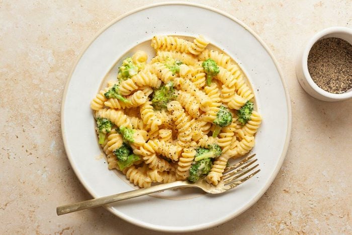 Quick and Easy Broccoli Cheddar Pasta