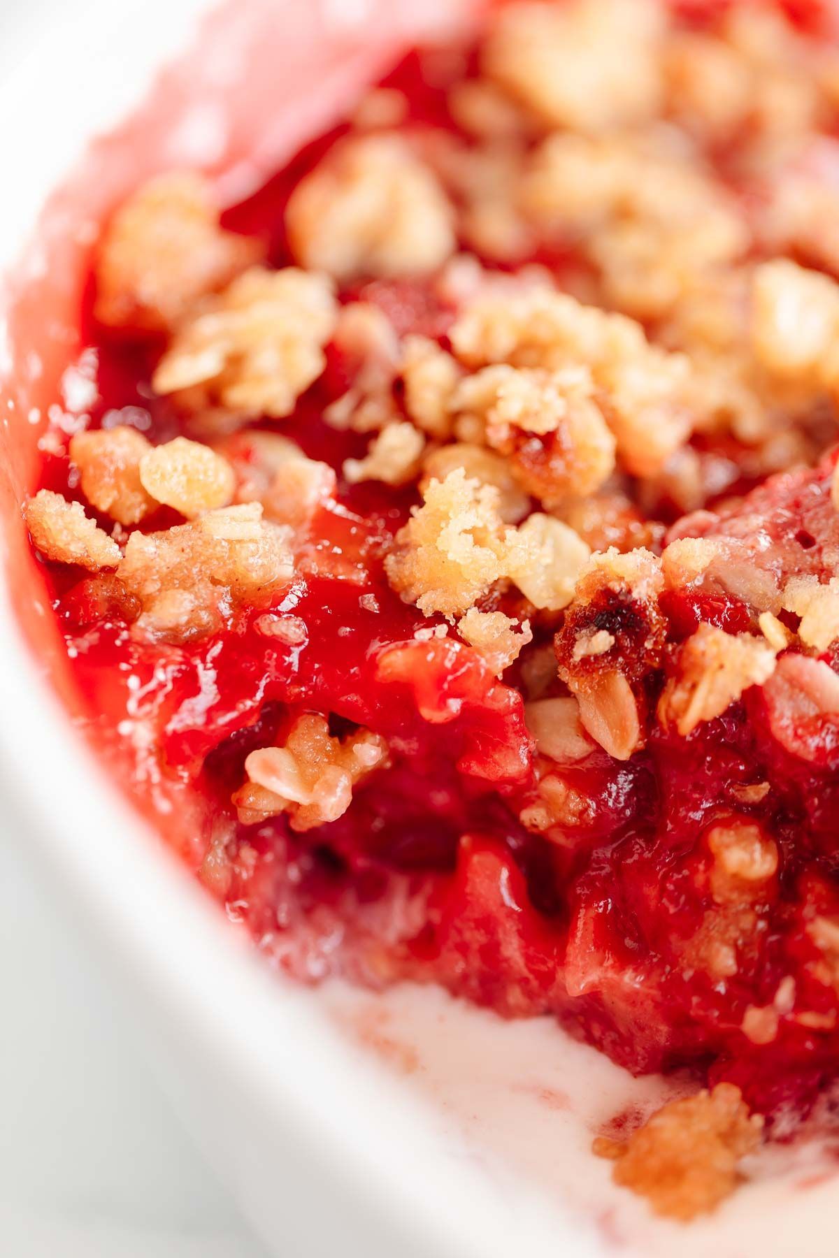 Super Easy Strawberry Crumble